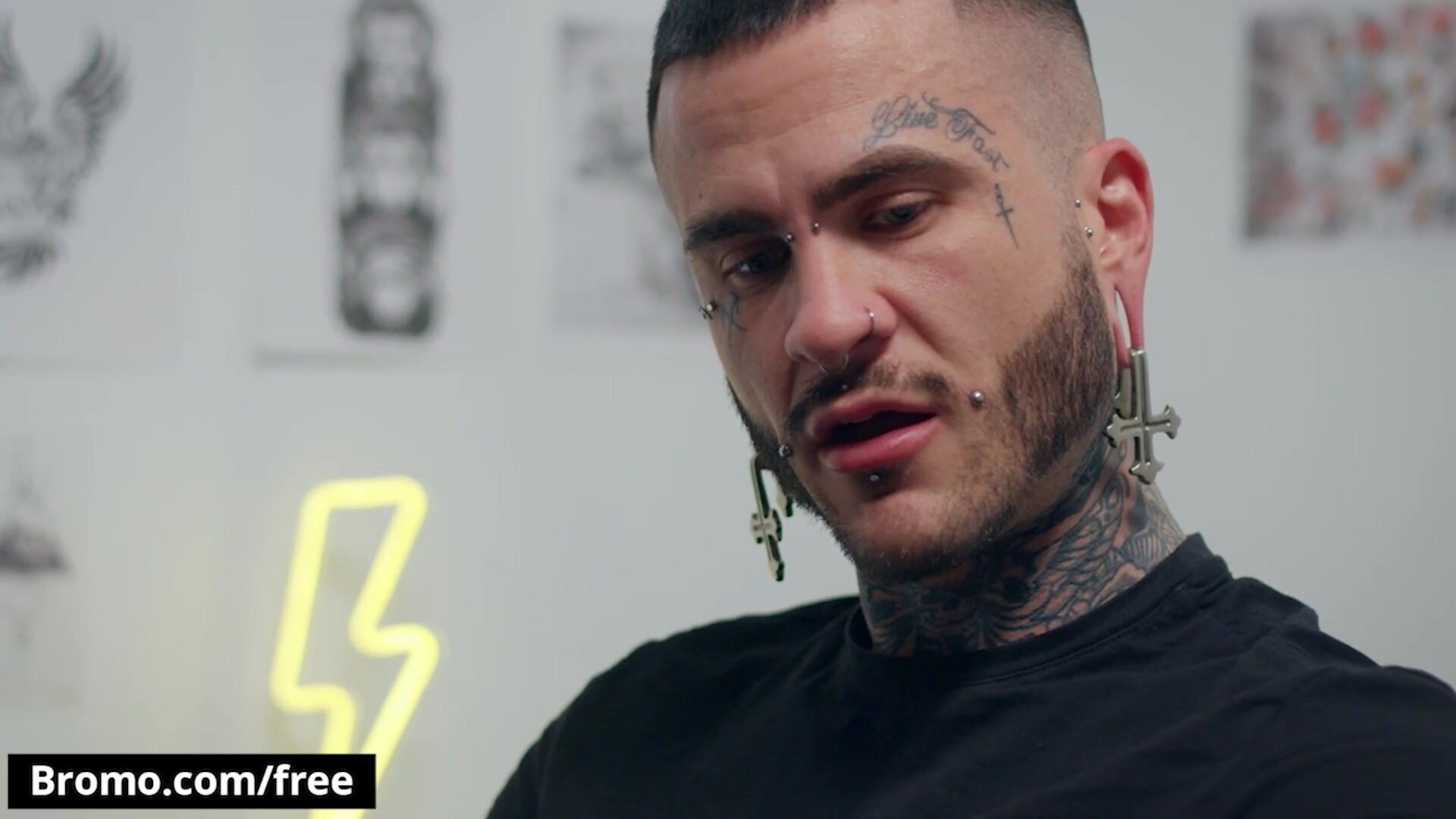 BROMO - Skinny Twink Lev Ivankov Gets His Asshole Drilled By His Super Sexy Tattoo Artist Fly Tatem