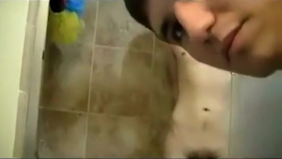 Amateur Twinks Having Fun Shower Sex