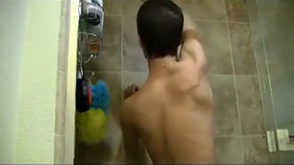 Amateur Twinks Having Fun Shower Sex