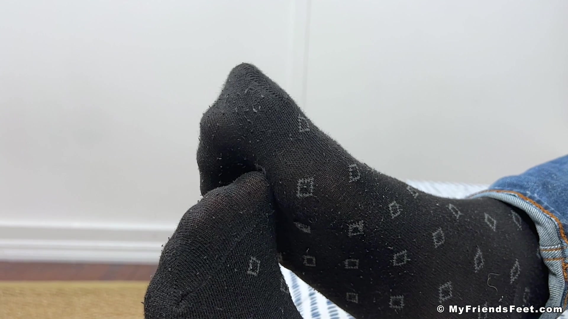 Spy On Dallas' Feet - Dallas