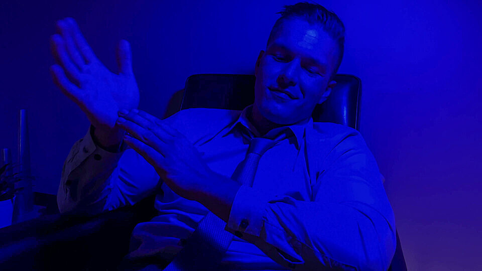 Enforcer Drew's Smelly Feet - Drew