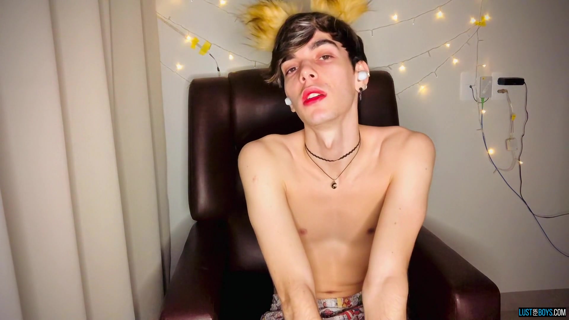 Furry Twink Makes A Mess - Henry Evans