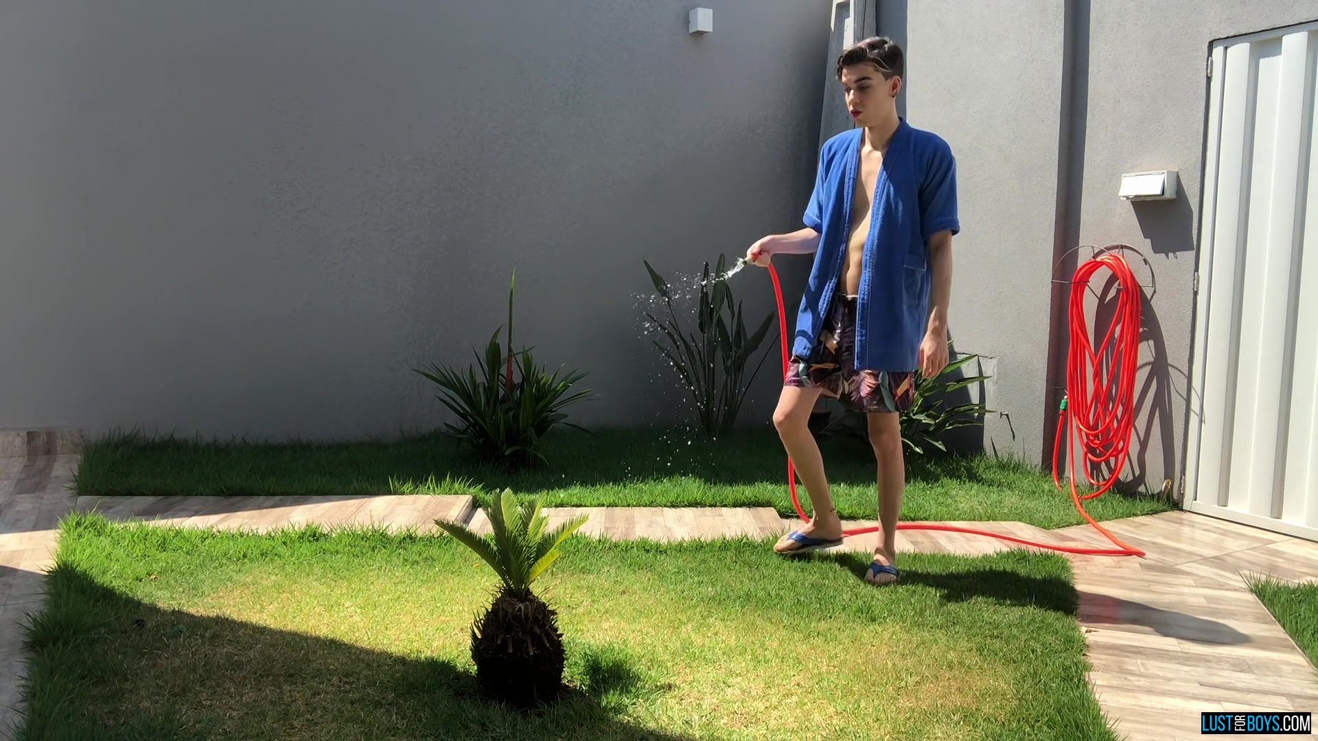 Stroking In The Sun With Henry - Henry Evans