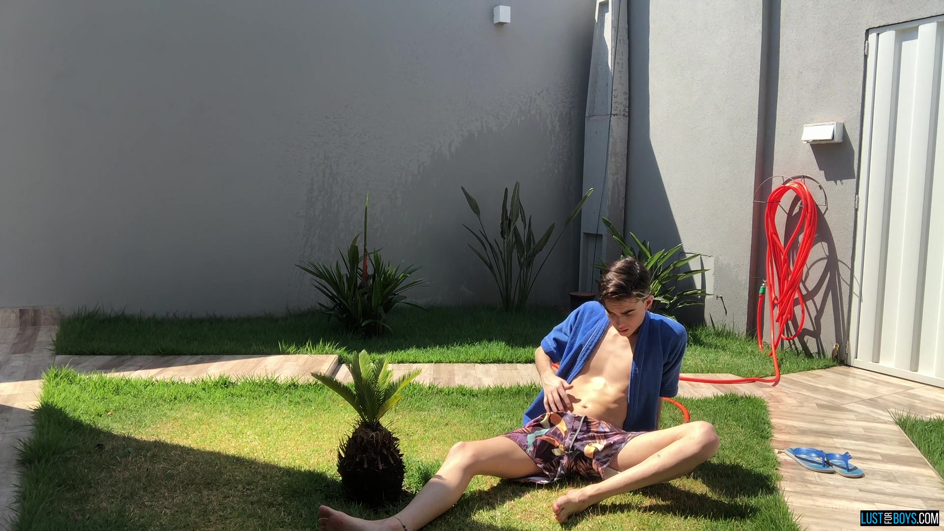 Stroking In The Sun With Henry - Henry Evans