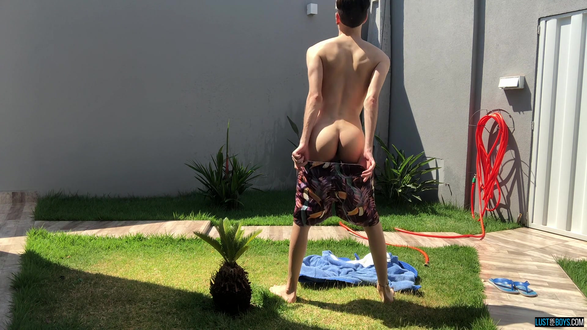 Stroking In The Sun With Henry - Henry Evans
