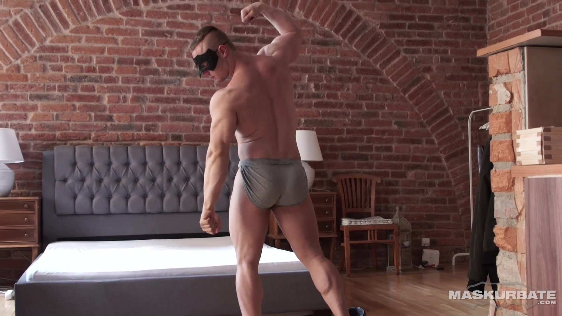 Super Stud Jerks It For Your Pleasure