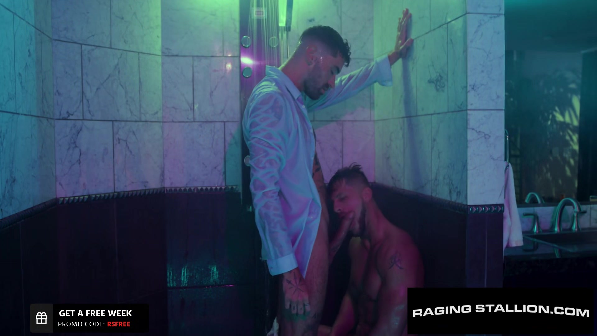 Tattooed Hunk Gives His Girthy *** To Roman Todd