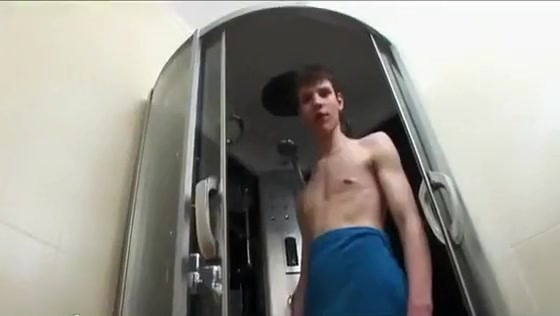 Shower teen 18+ Hottie