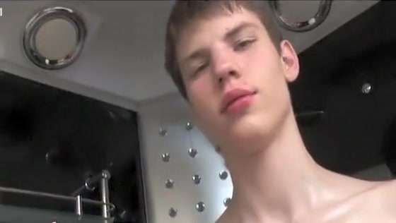 Shower teen 18+ Hottie
