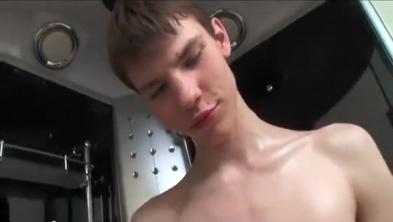 Shower teen 18+ Hottie