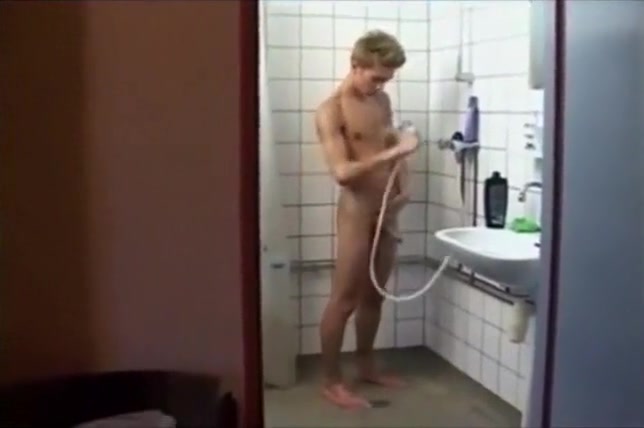 Blond Sous La Douche Blonde In The Shower