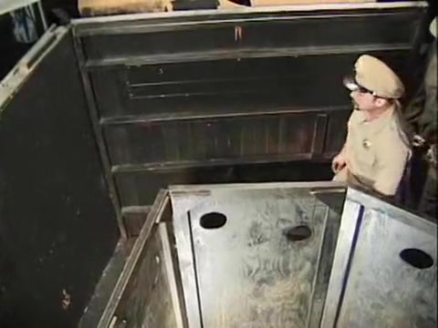 Glory hole suck & fuck