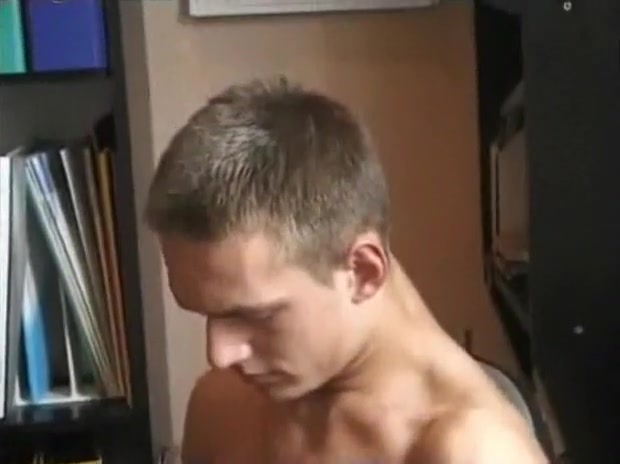 TWINKS BAREBACK AT OFFICE