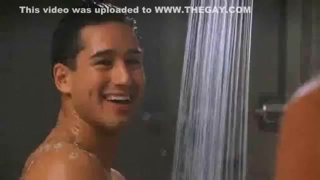 mario_lopez_showering