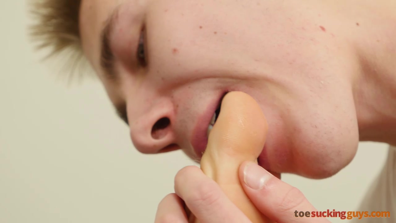 ToeSuckingGuys - Dale Maddenand Dominik Black