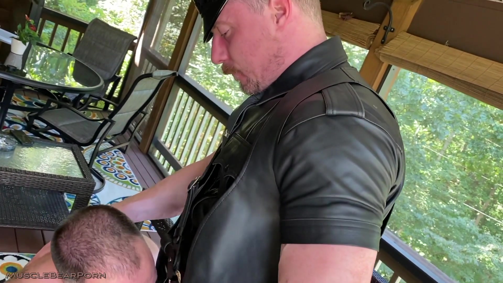 Muscle Bear Porn The Scentof Leather