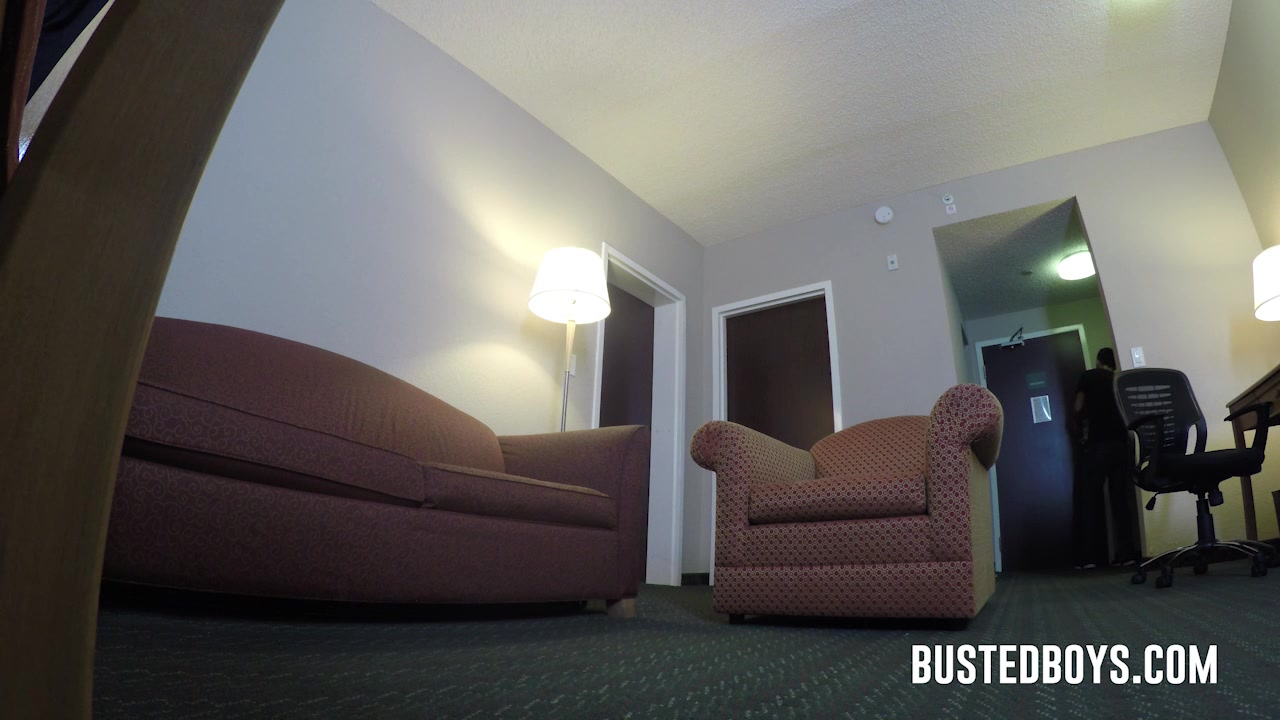 Busted Boys - Logan Reiss - Boy-toy Busted and Broken