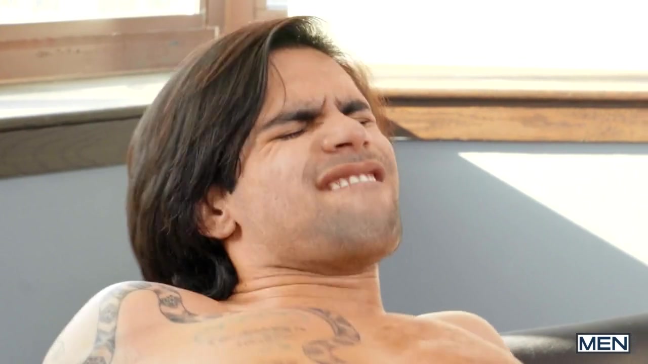 Bruce Beckham & Ty Mitchell in Sitting On The Burglar - MenNetwork