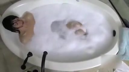 Roxy Red shower