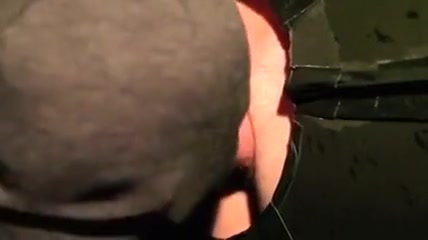 19-yr-old str8 guy`s first gloryhole BJ