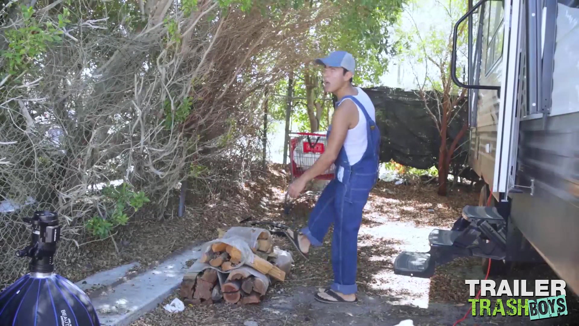 TRAILERTRASHBOYS Hunk Isaac X Raw Breeds Cute Alfonso Osnaya