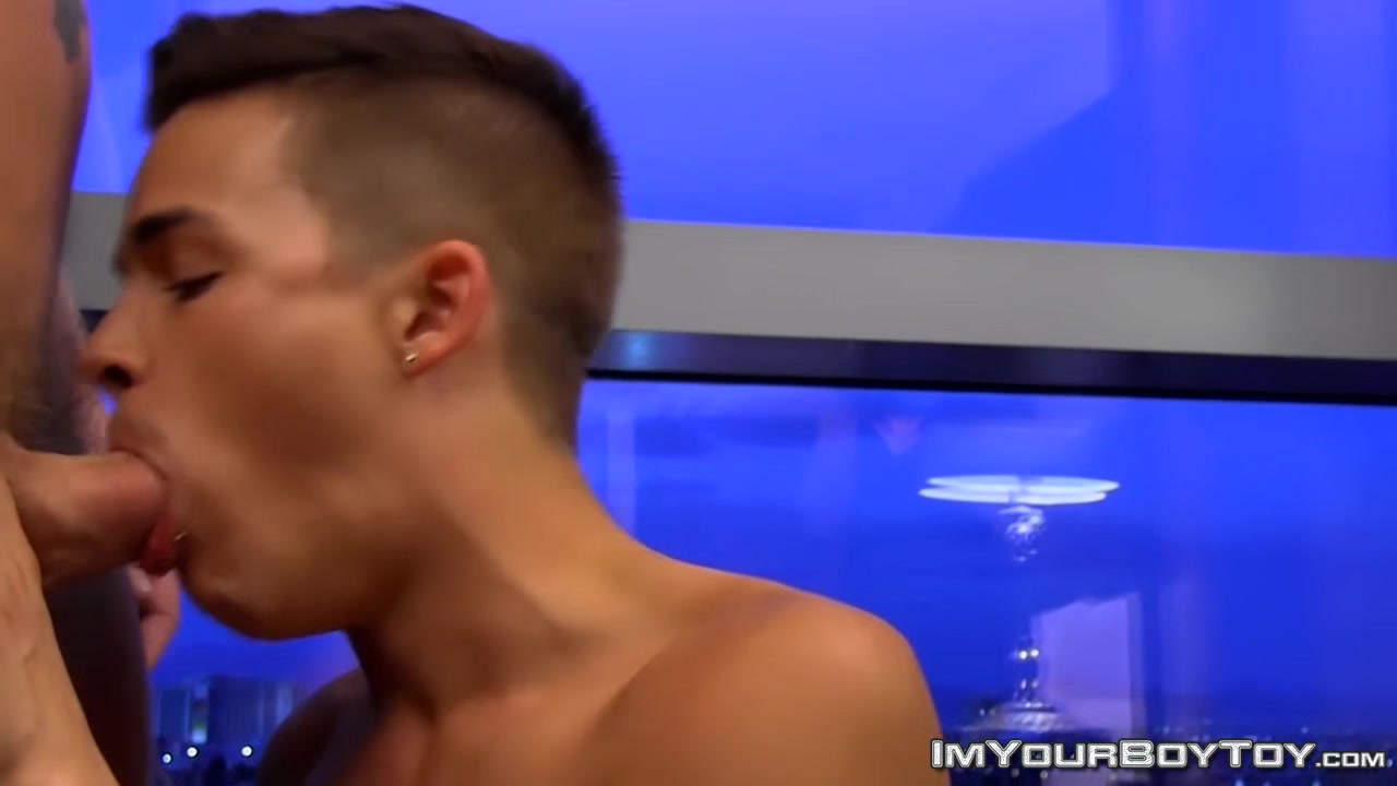 Cute little twink Andy Taylor cums from Step daddies huge dick