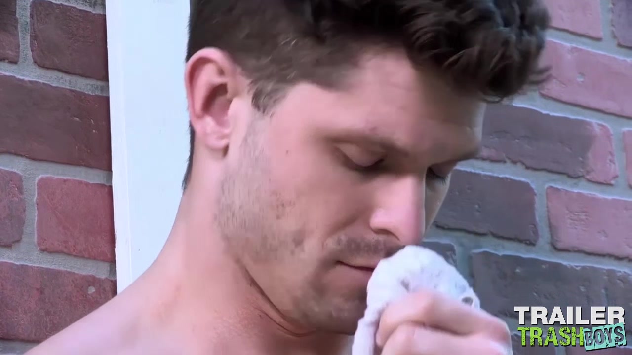 TRAILERTRASHBOYS Devin Franco Barebacks Handsome Bryce Hart