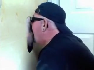 Gloryhole Married Cum To Feed (kruppe)