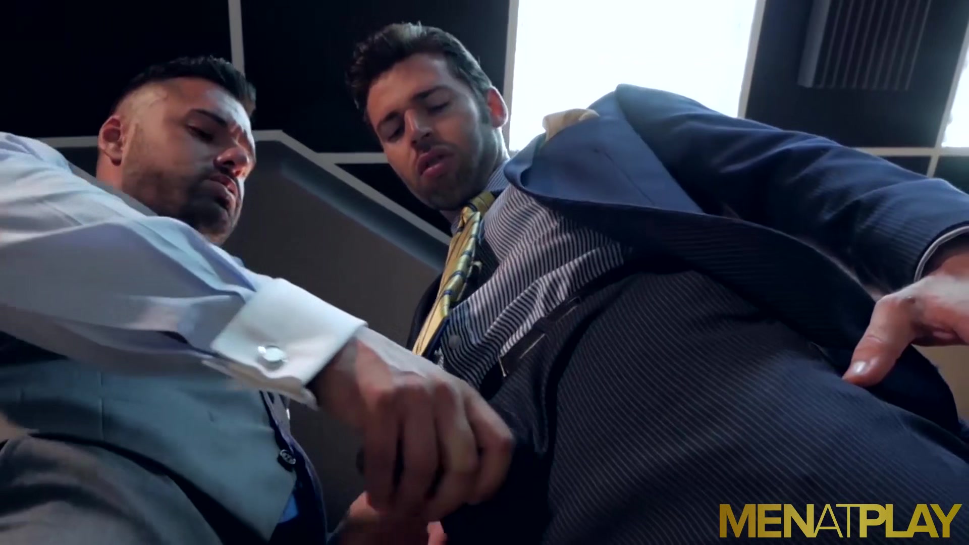 MENATPLAY Suited Latino Gabriel Lunna Anal Breeds Dario Beck