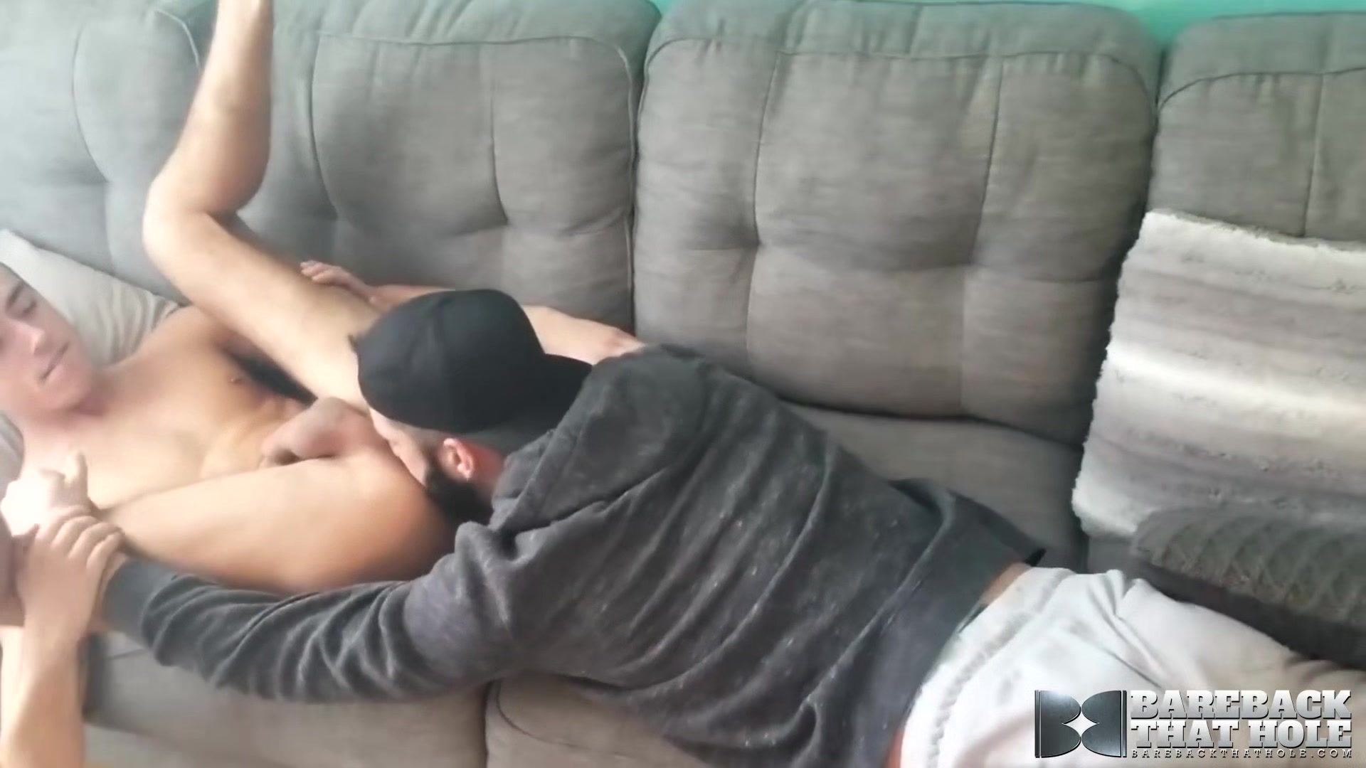 BAREBACKTHATHOLE Latino Romeo Davis Raw Breeds Gay Sean Peak