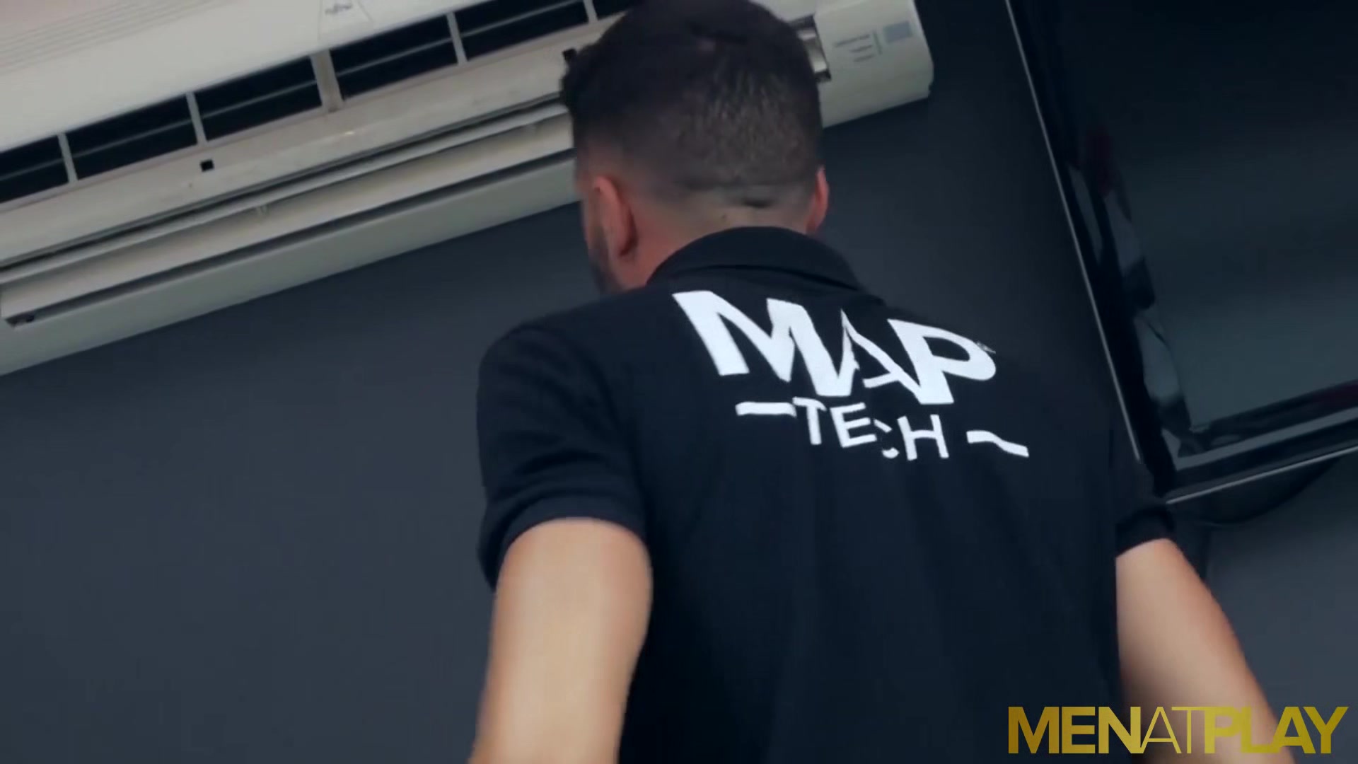 MENATPLAY Suited Gay Emir Boscattoo Seduces Hugo Castellano