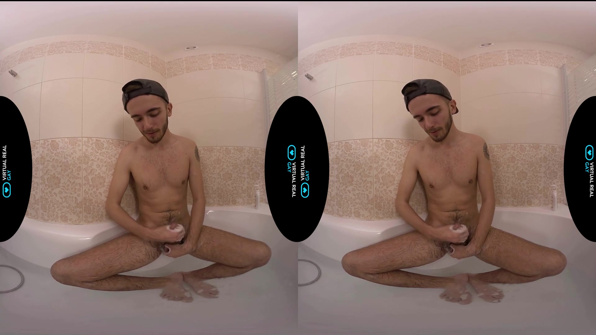 Hot bathtub - VirtualRealGay