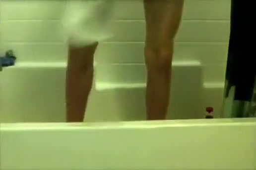 Void Urine play - a quick cup of it and pee shower
