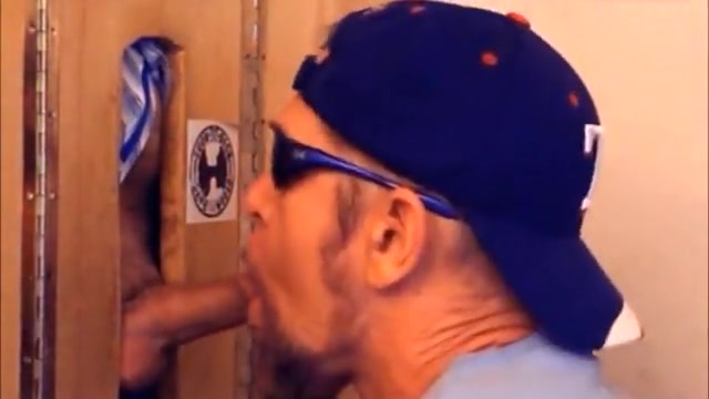 Gloryhole- 3 Large Hard Dongs Share the Aperture ( 1)