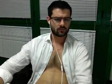 SEGAIOLO IN UFFICIO - jerking in the Office
