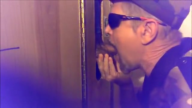 Gloryhole: Texas State student 18+ Brings Me Big Dick at Night