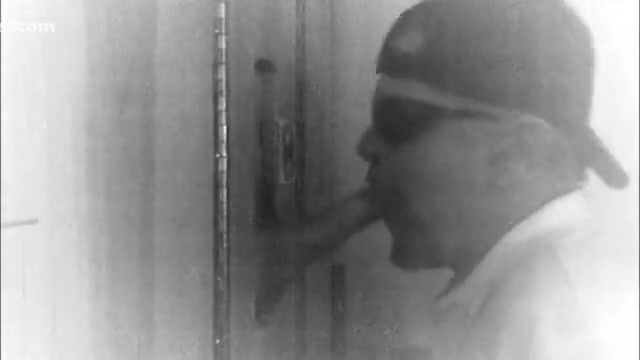 Vintage Gloryhole Sucking a Big Dick