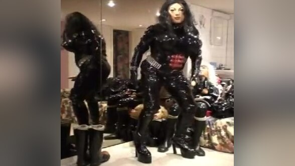 Roxina2007GlossyKinkyGurliez250207