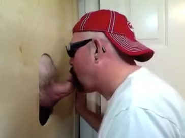 Gloryhole Married Guy Returns to Feed
