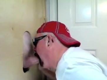 Gloryhole Married Guy Returns to Feed