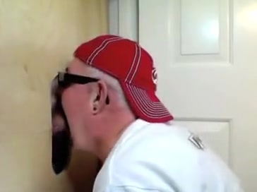 Gloryhole Married Guy Returns to Feed