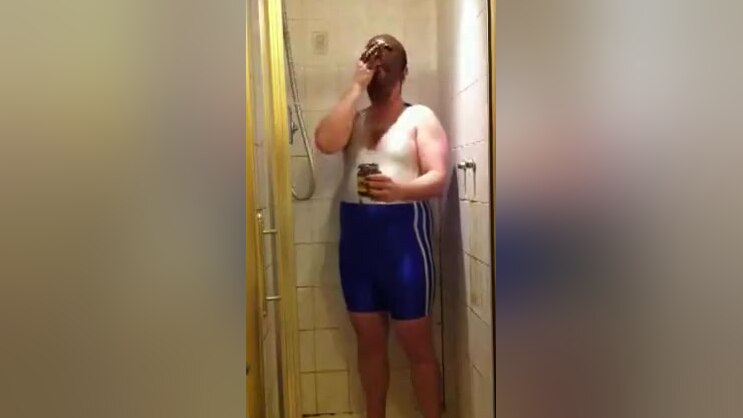 gunge shower in lycra