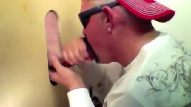 Gloryhole 28 Year Old Newbie