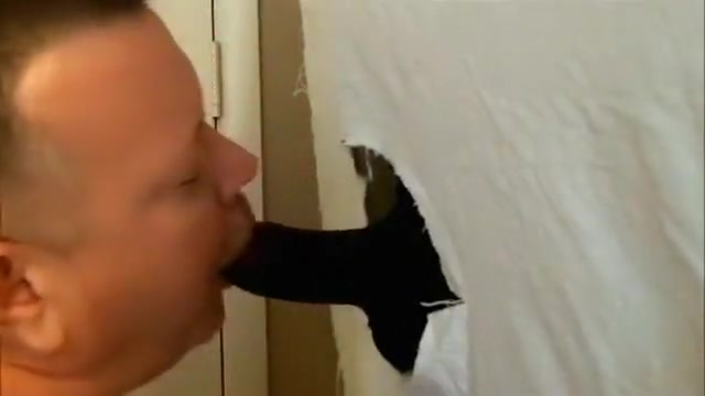 Vegas Gloryhole - Sucking BBC