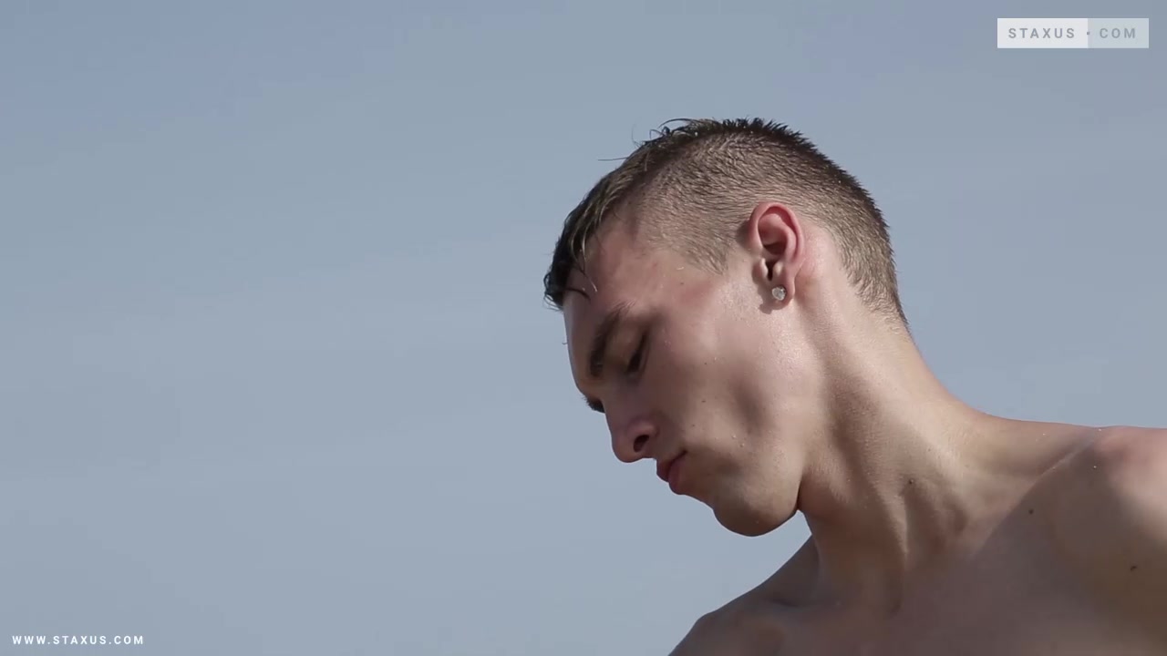 Beach-Time Fun For Mike Jame - Devon Lebron & Mike James