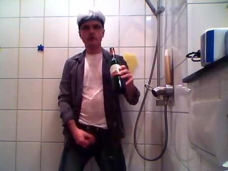 shower in the centre of the night