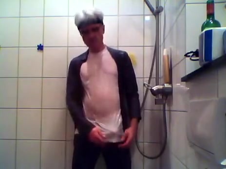 shower in the centre of the night