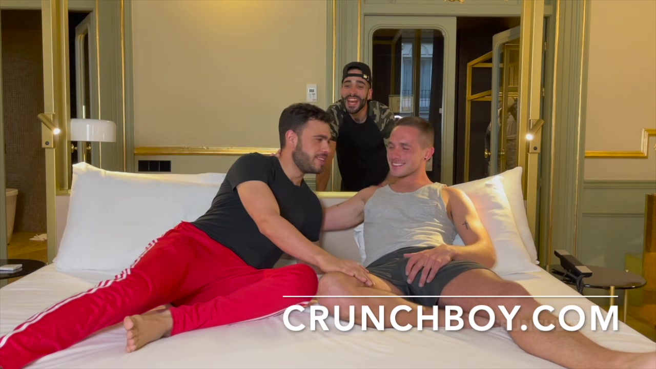 ALTON RED fucked bareback and creampied by Apolo ADRII for Crunchboy