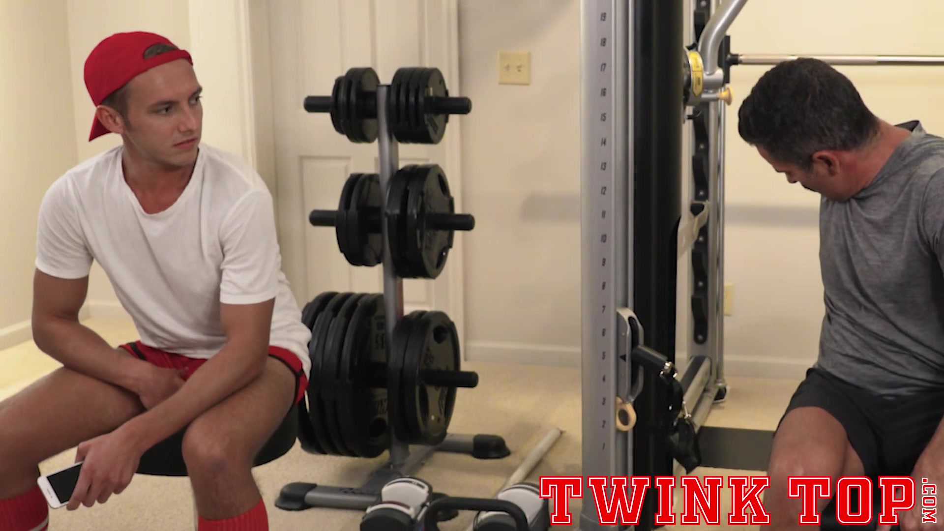 TwinkTop - Hung muscle twink barebacks older Step daddy gym coach
