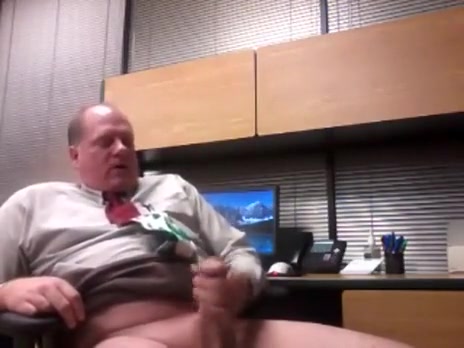 Very hawt Step dad a the office